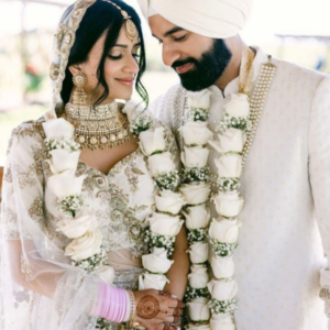 Beautiful White Roses Decent Varmala