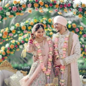 Pink Roses accents Flowers varmala