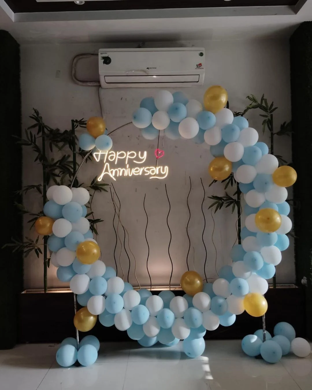 Anniversary decoration with balloons